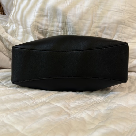 Black and Gold Brand New Michael Kors Purse. Perfect for Wrist! - Picture 3 of 4